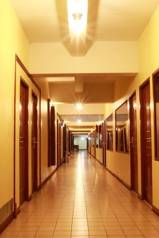 Pradipat Hotel Bangkok Exterior photo