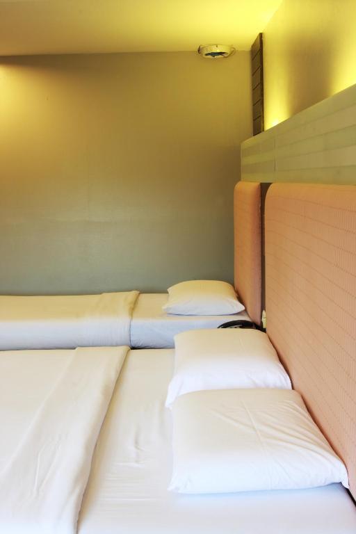 Pradipat Hotel Bangkok Room photo