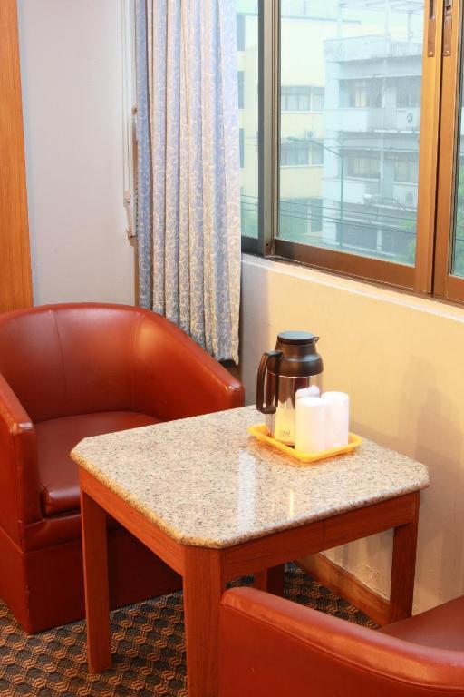 Pradipat Hotel Bangkok Room photo